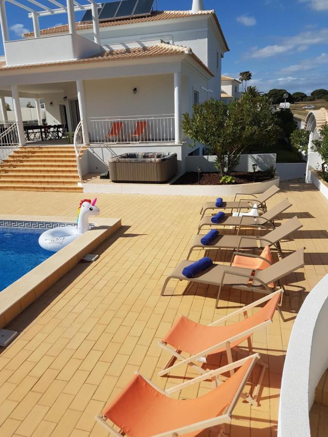 Sunset Villa By Laranjal Rentals Olhos de Agua  Eksteriør billede